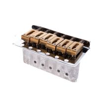 UT guitar parts - Strat tremolo #21B - messinki-tallapalat, valettu ISOblokki - 10.5 kieliväli (import strat)